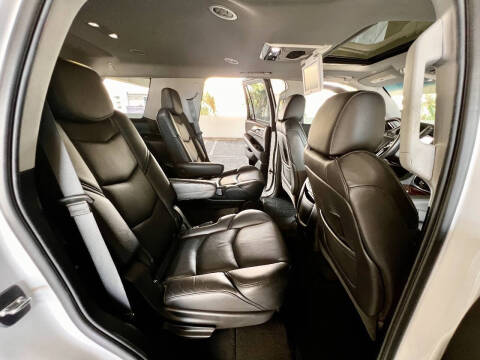2019 Cadillac Escalade Luxury