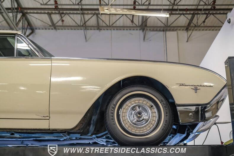 1962 Ford Thunderbird