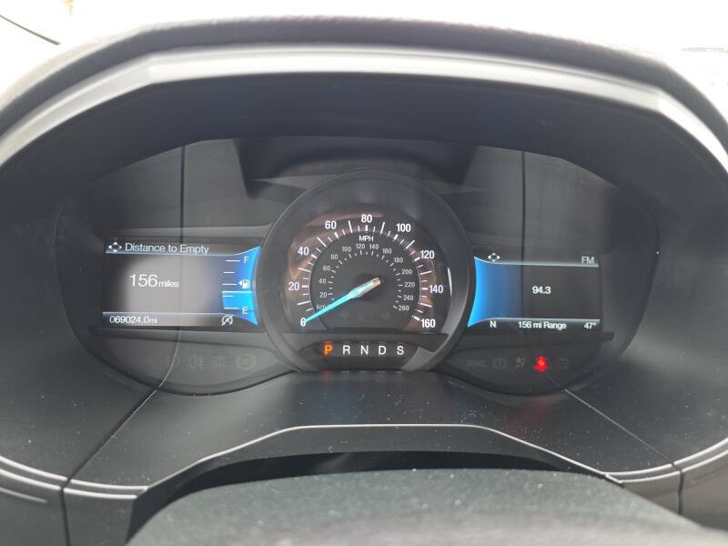 2022 Ford Edge Titanium
