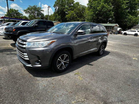 2018 Toyota Highlander for sale at DJ's Truck Sales Inc. in Cedartown GA