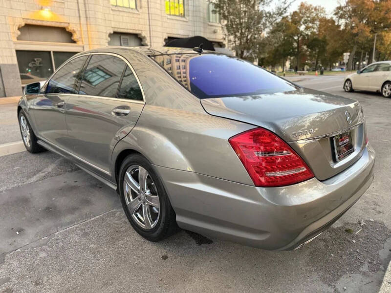 2010 Mercedes-Benz S-Class S 550