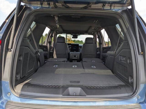 2025 GMC Yukon Elevation