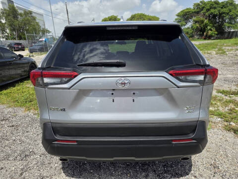 2020 Toyota RAV4 XLE