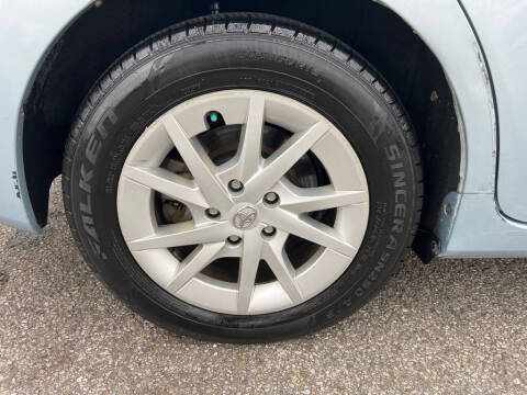 2012 Toyota Prius v Two