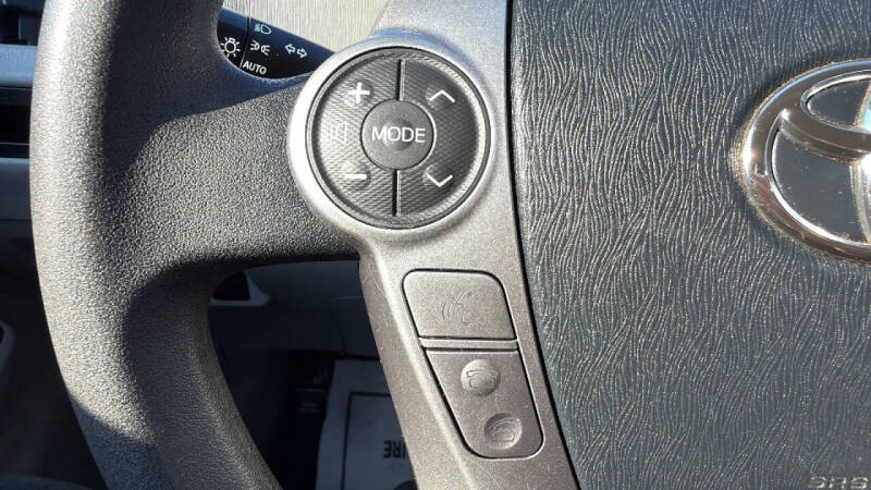 2017 Toyota Prius v Three