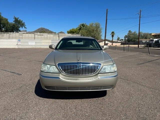 2004 Lincoln Town Car Signature