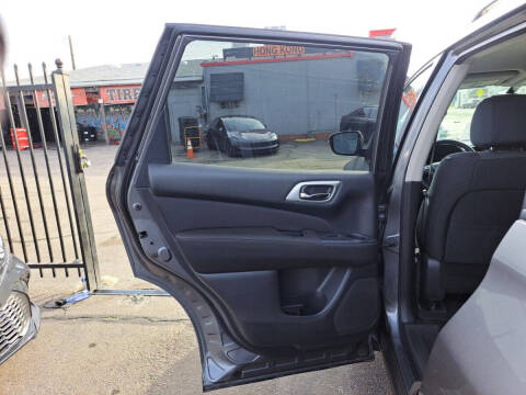 2017 Nissan Pathfinder S