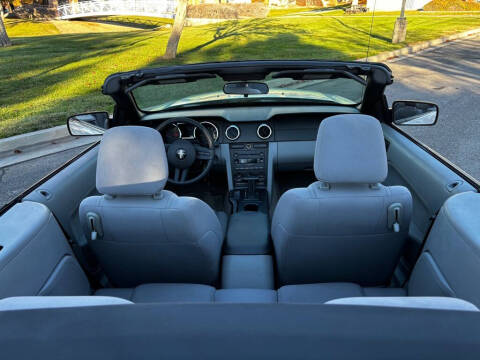 2007 Ford Mustang V6 Deluxe