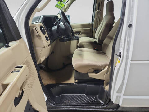 2011 Ford E-Series E-350 SD XLT