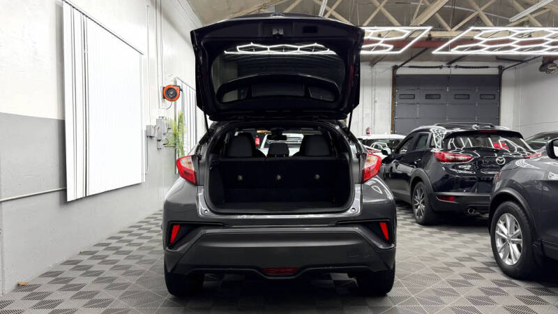 2018 Toyota C-HR XLE Premium