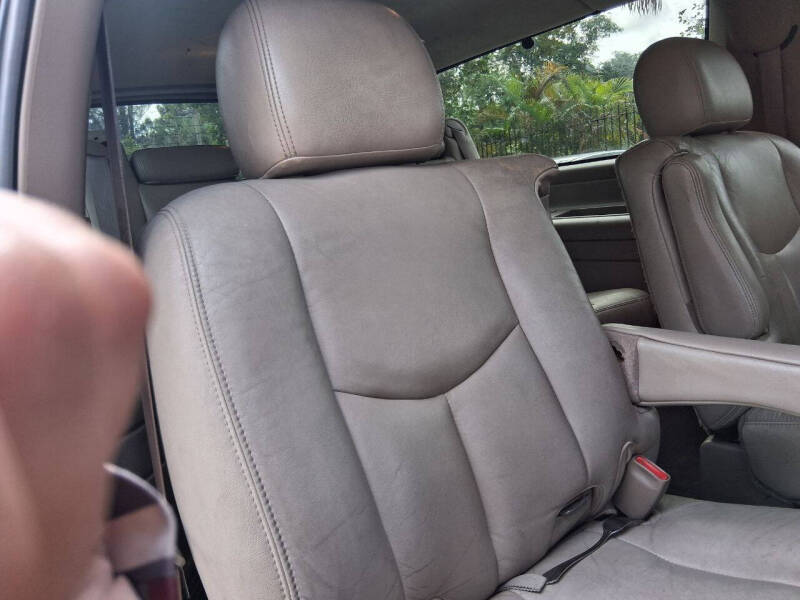 2004 GMC Yukon XL 1500 SLT