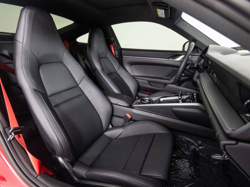 2025 Porsche 911 Carrera