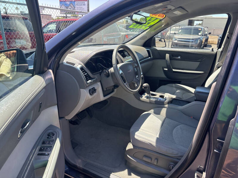 2014 GMC Acadia SLE-2