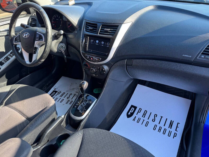 2012 Hyundai Accent SE