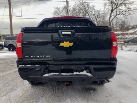2013 Chevrolet Avalanche LTZ Black Diamond