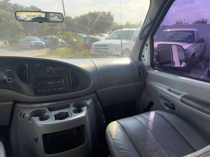 2001 Ford E-Series E-150