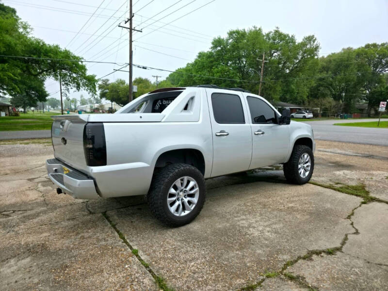 2011 Chevrolet Avalanche LT