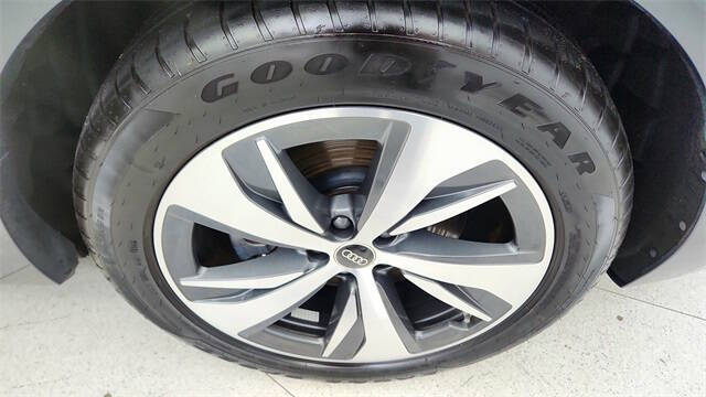 2024 Audi Q8 e-tron quattro Premium Plus