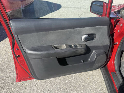 2011 Nissan Versa 1.8 S