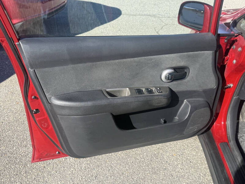 2011 Nissan Versa 1.8 S