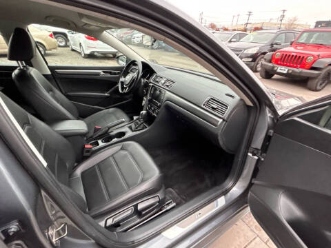 2017 Volkswagen Passat 1.8T R-Line