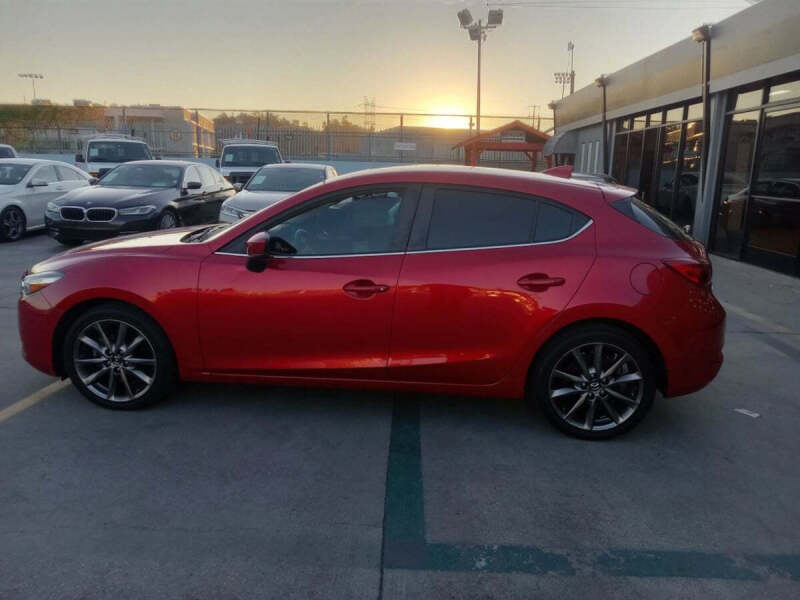 2018 Mazda MAZDA3 Touring