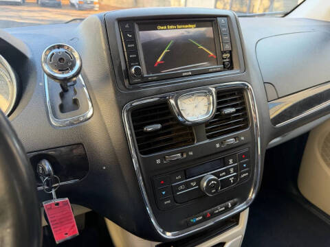 2014 Chrysler Town and Country Touring