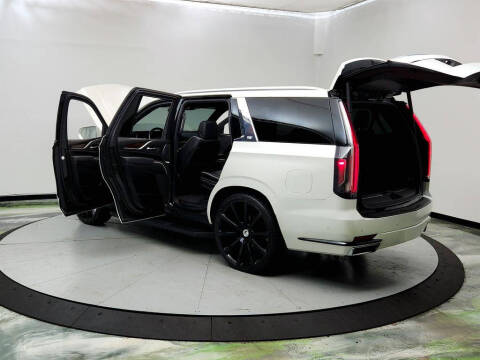 2022 Cadillac Escalade Premium Luxury