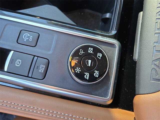 2024 Nissan Pathfinder Platinum