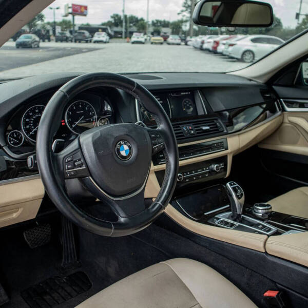 2016 BMW 5 Series 528i