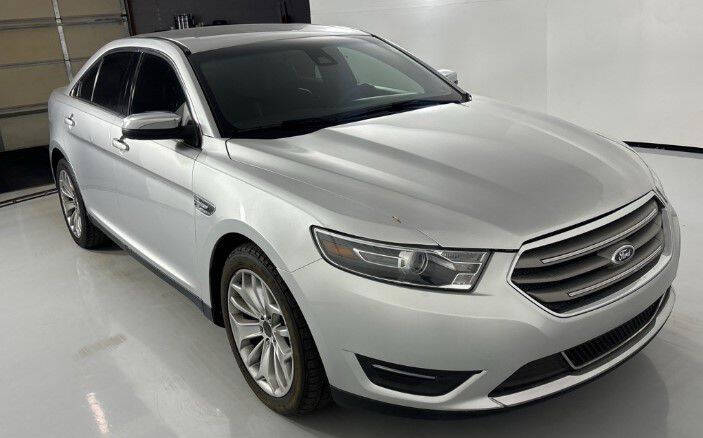 2017 Ford Taurus for sale at COLLEGE MOTORS LLC in South Bend, IN