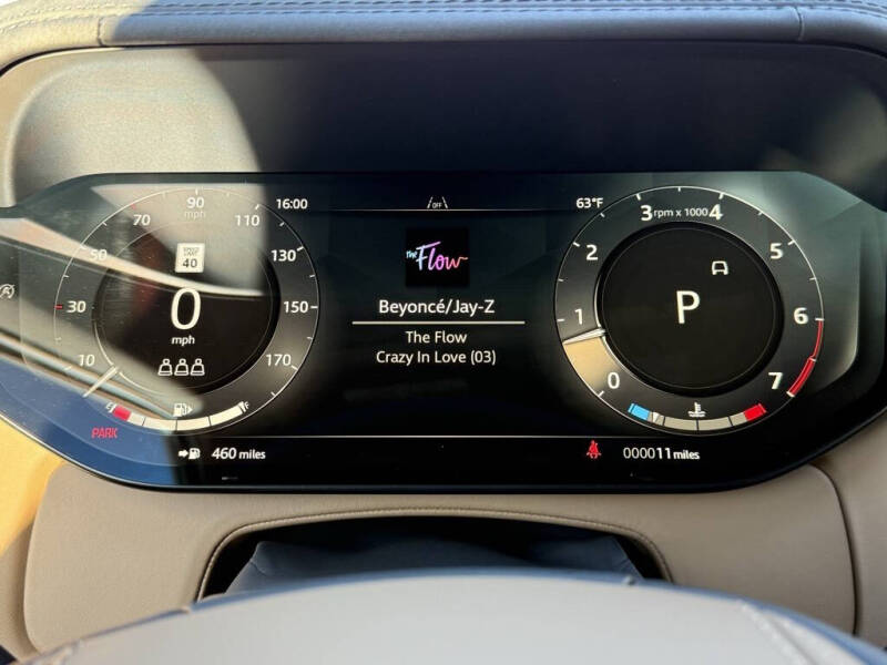 2025 Land Rover Range Rover P400 SE