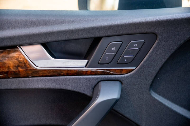 2018 Audi Q5 2.0T quattro Premium Plus