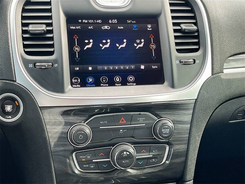 2021 Chrysler 300 Touring