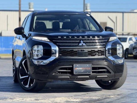 2022 Mitsubishi Outlander ES