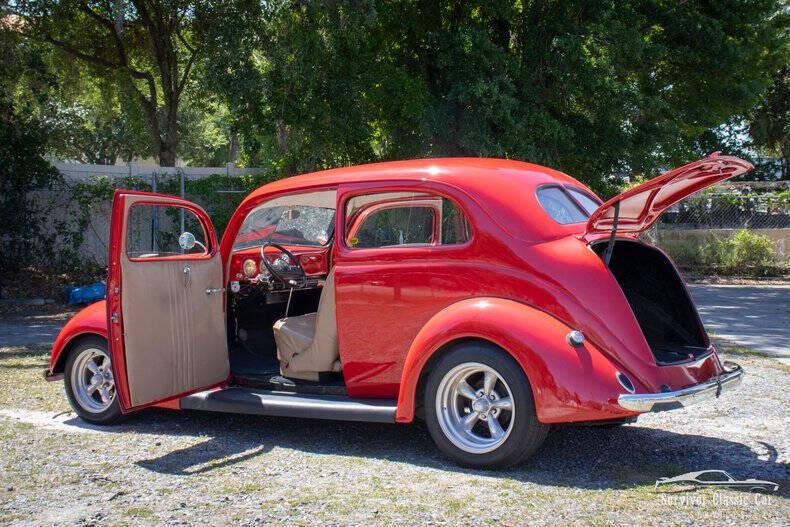 1937 Ford Tudor