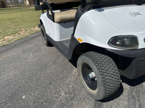 2018 E-Z-GO Valor