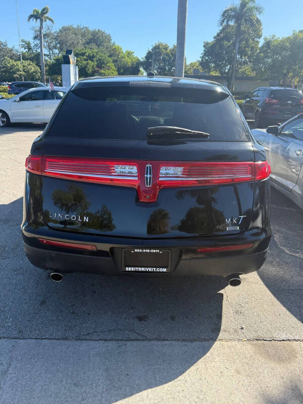 2018 Lincoln MKT Town Car Livery Fleet