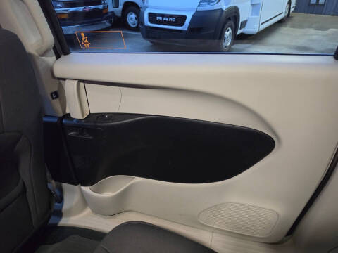 2021 Chrysler Voyager LX