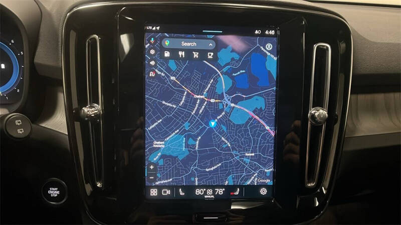 2025 Volvo XC40 B5 Plus Dark Theme