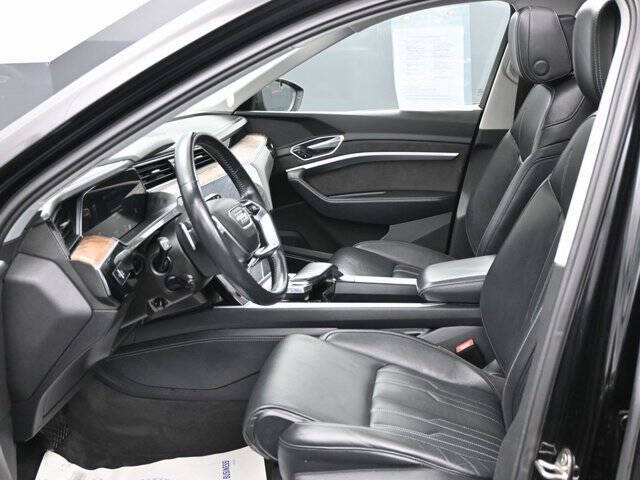 2019 Audi e-tron quattro Prestige