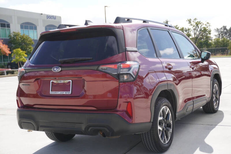 2025 Subaru Forester Premium