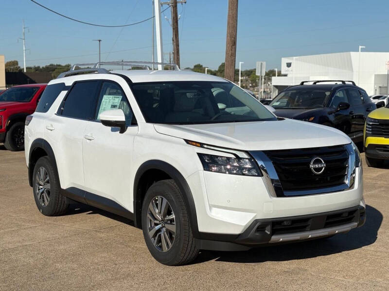 2025 Nissan Pathfinder SL