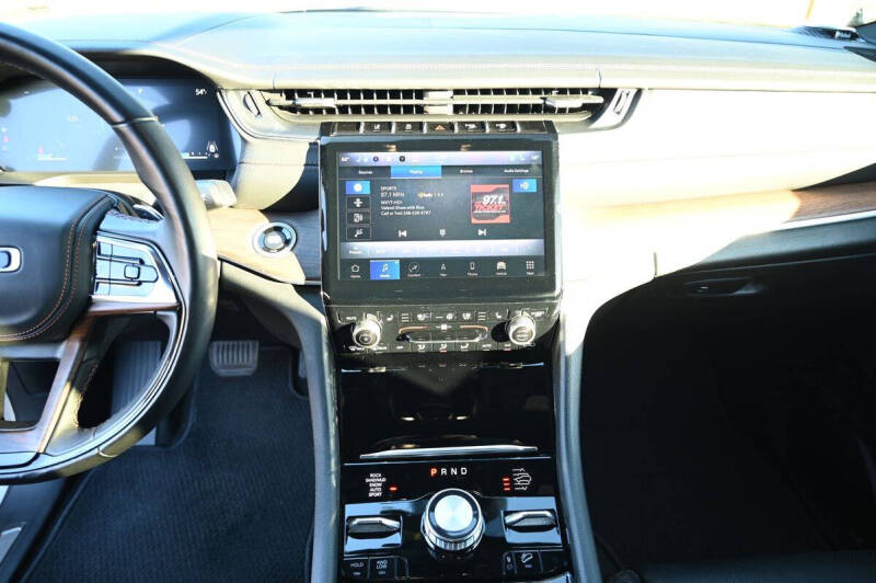 2022 Jeep Grand Cherokee Summit