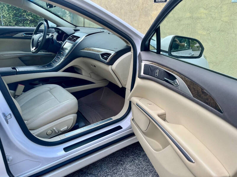 2014 Lincoln MKZ