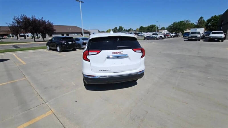 2023 GMC Terrain SLT