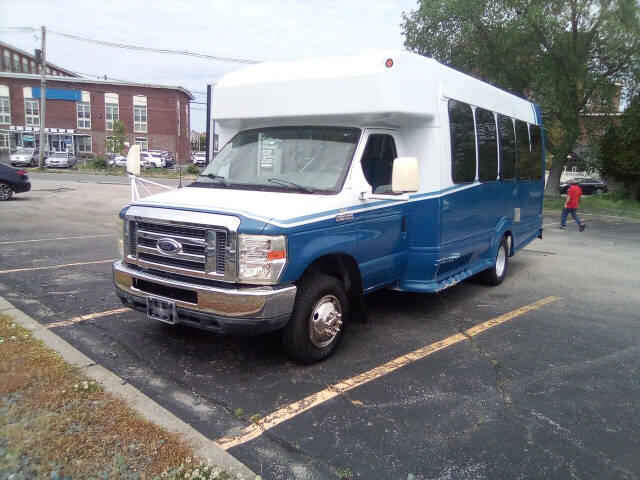 2008 Ford E-Series for sale at Pinnacle Auto Sales in New Bedford, MA