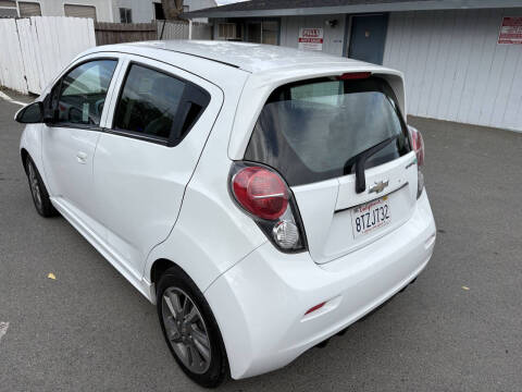 2015 Chevrolet Spark EV 2LT