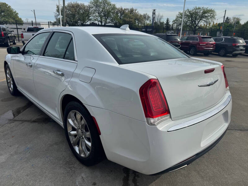 2017 Chrysler 300 C