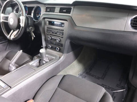 2014 Ford Mustang V6